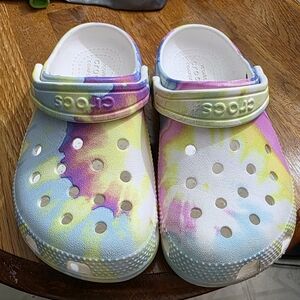 CROCS Kids' Tie-Dye Style Clogs in Yellow, Pink, Blue 11 Kids
